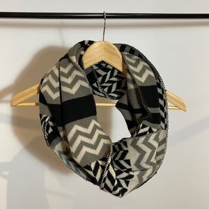 Forever 21 Circle Scarf